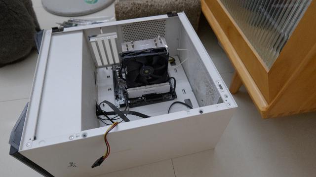 帮爸妈装个黑群晖NASi8100T+技嘉Z370DS3H插图2