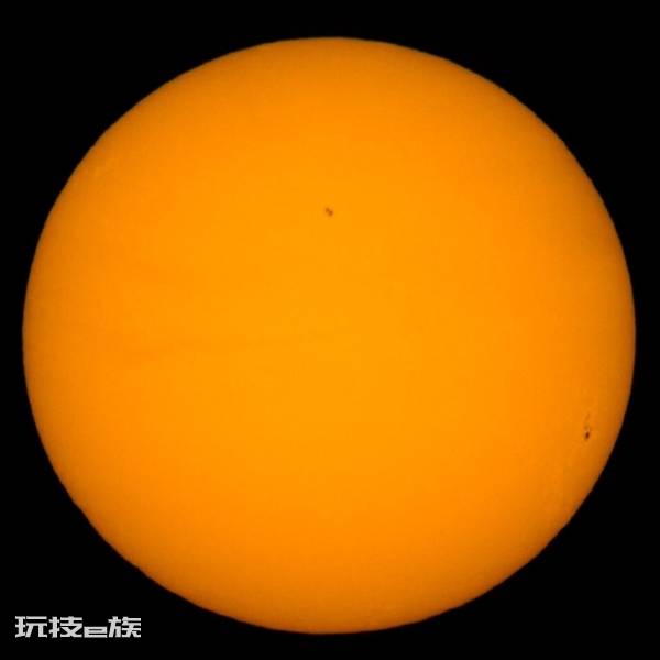 NASA拍到太阳北极一块断裂脱落天文学家也很困惑-陌上烟雨遥